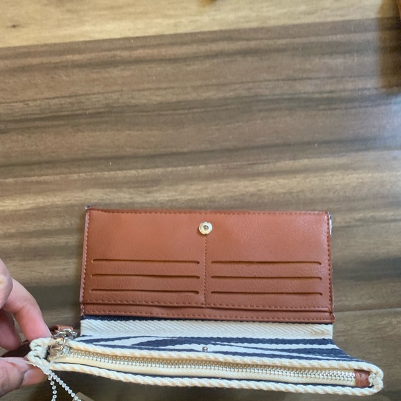 Wallet - Picture 4 of 4